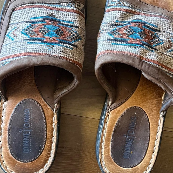Minnetonka sandals - Picture 6 of 7